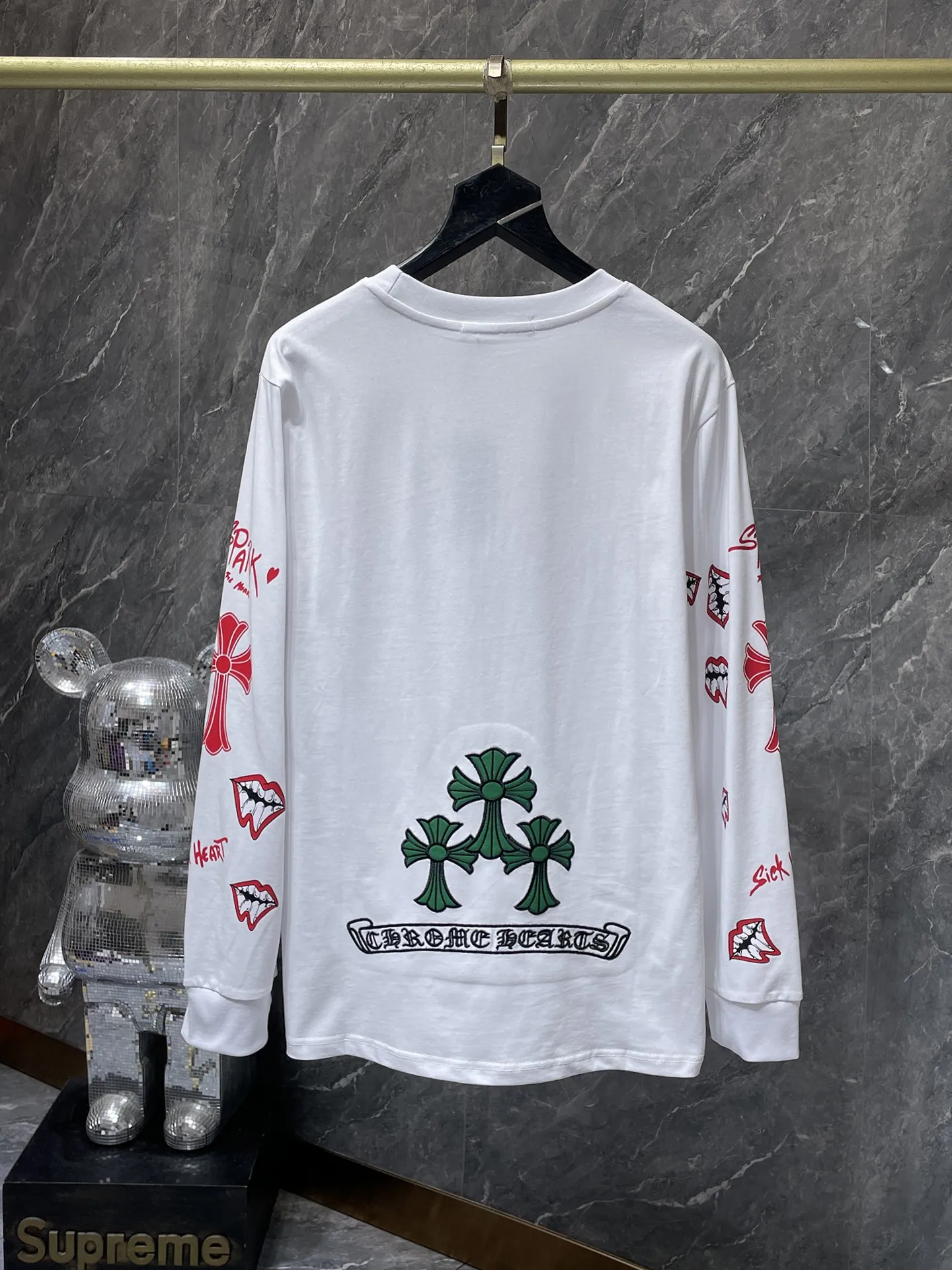 P176 Chrome Hearts🍁Long T Series🍁 Available simultaneously at counters❤️Fully upgraded fabrics! ! Crow MattyBoy red lip cross-stitch embroidery leather long-sleeved T. Re-engraved version 1:1 high weight original fabric 🌈Recommended colors: black white 🌈 Size: S, M, L, XL